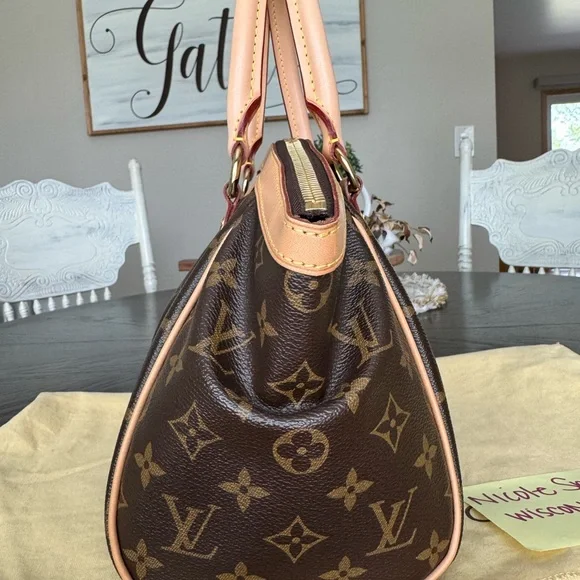 Louis Vuitton Tivoli PM - Picture 9 of 16